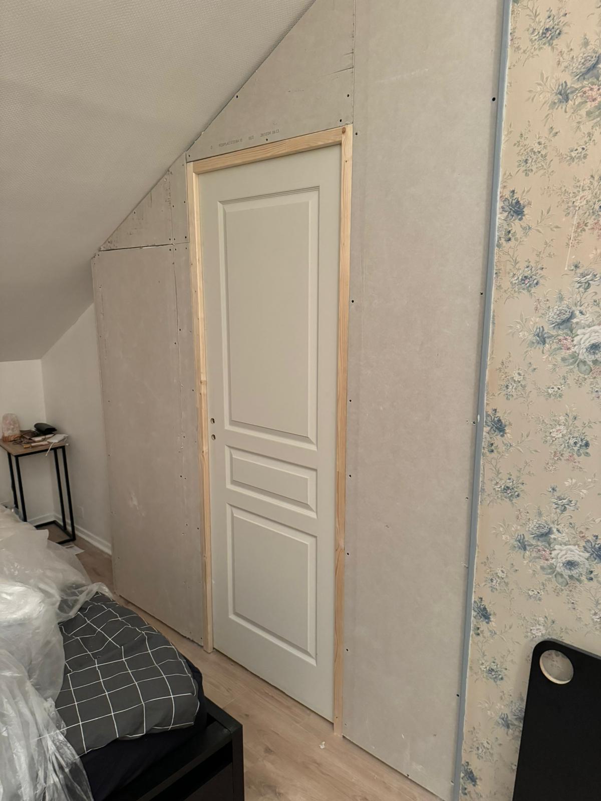 Mezzanine transformée en chambre fermée et isolée en Essonne, par L'Artisan Rénov